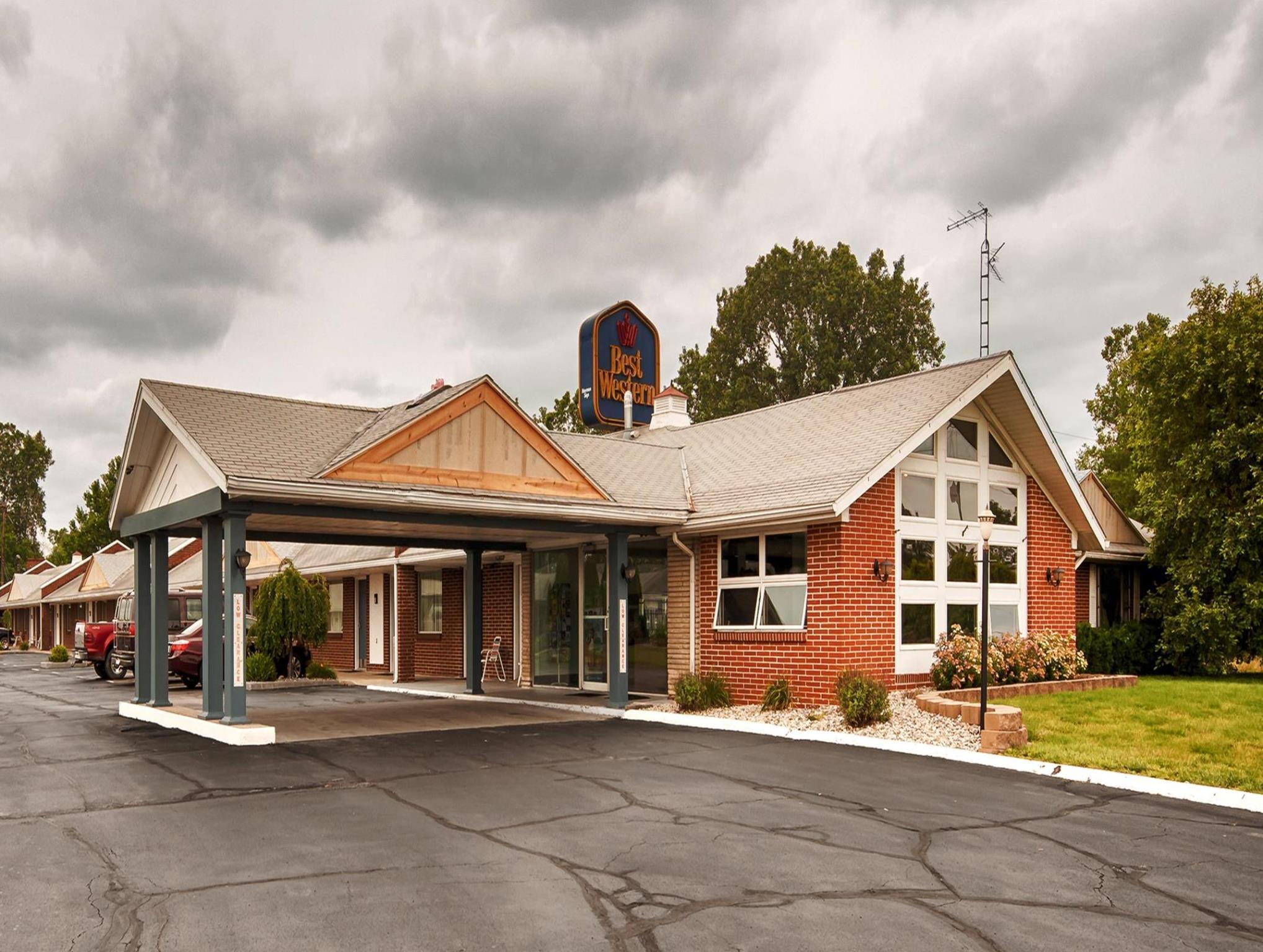Days Inn By Wyndham Wauseon Esterno foto