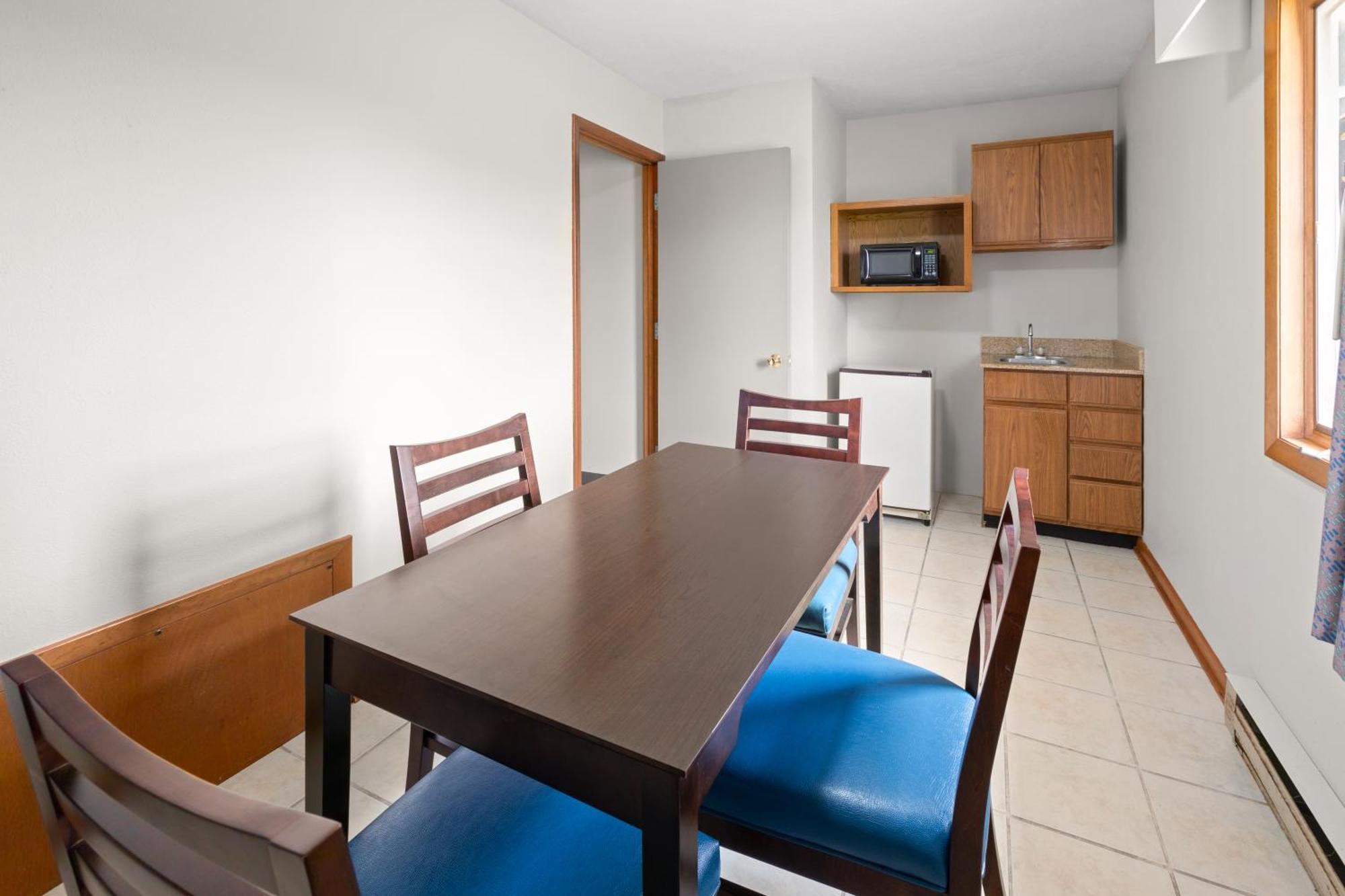 Days Inn By Wyndham Wauseon Esterno foto