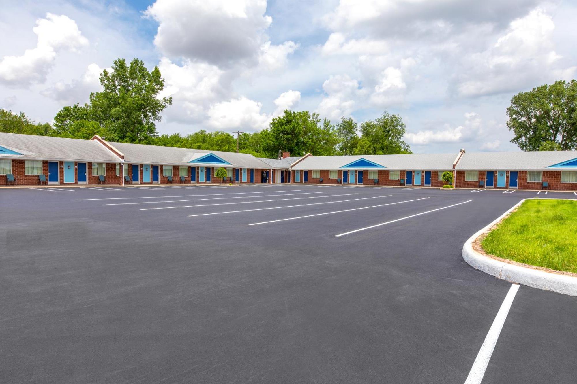 Days Inn By Wyndham Wauseon Esterno foto