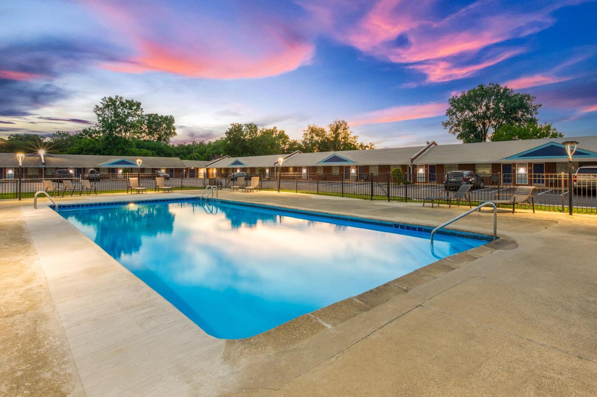 Days Inn By Wyndham Wauseon Esterno foto
