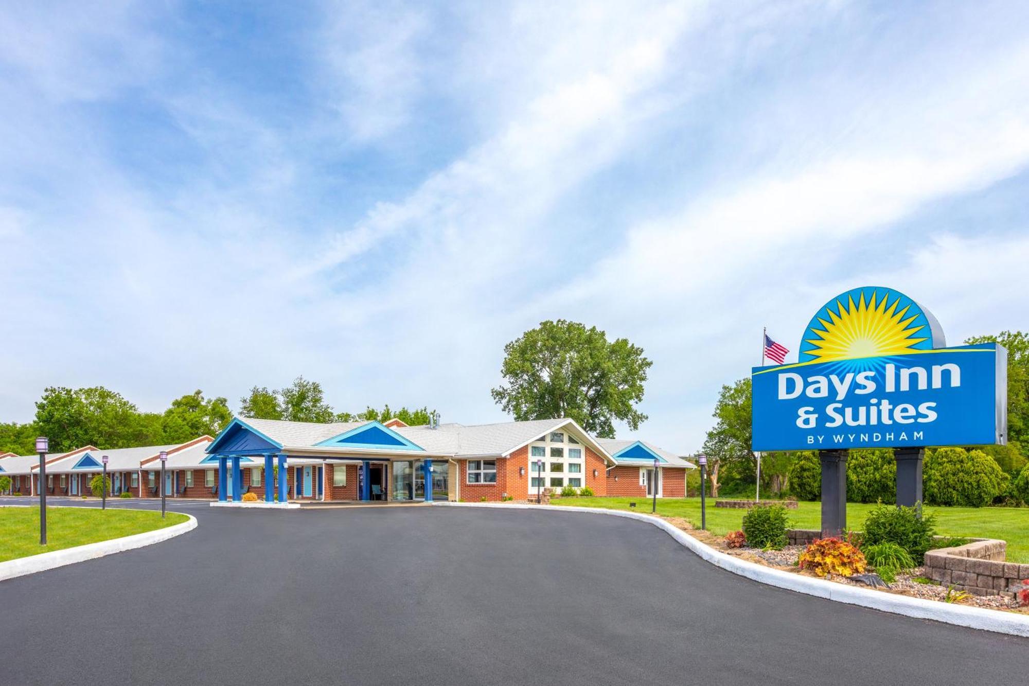 Days Inn By Wyndham Wauseon Esterno foto