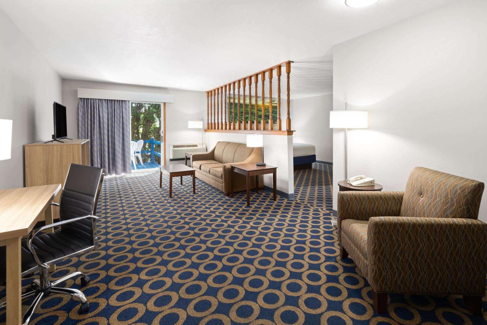 Days Inn By Wyndham Wauseon Esterno foto