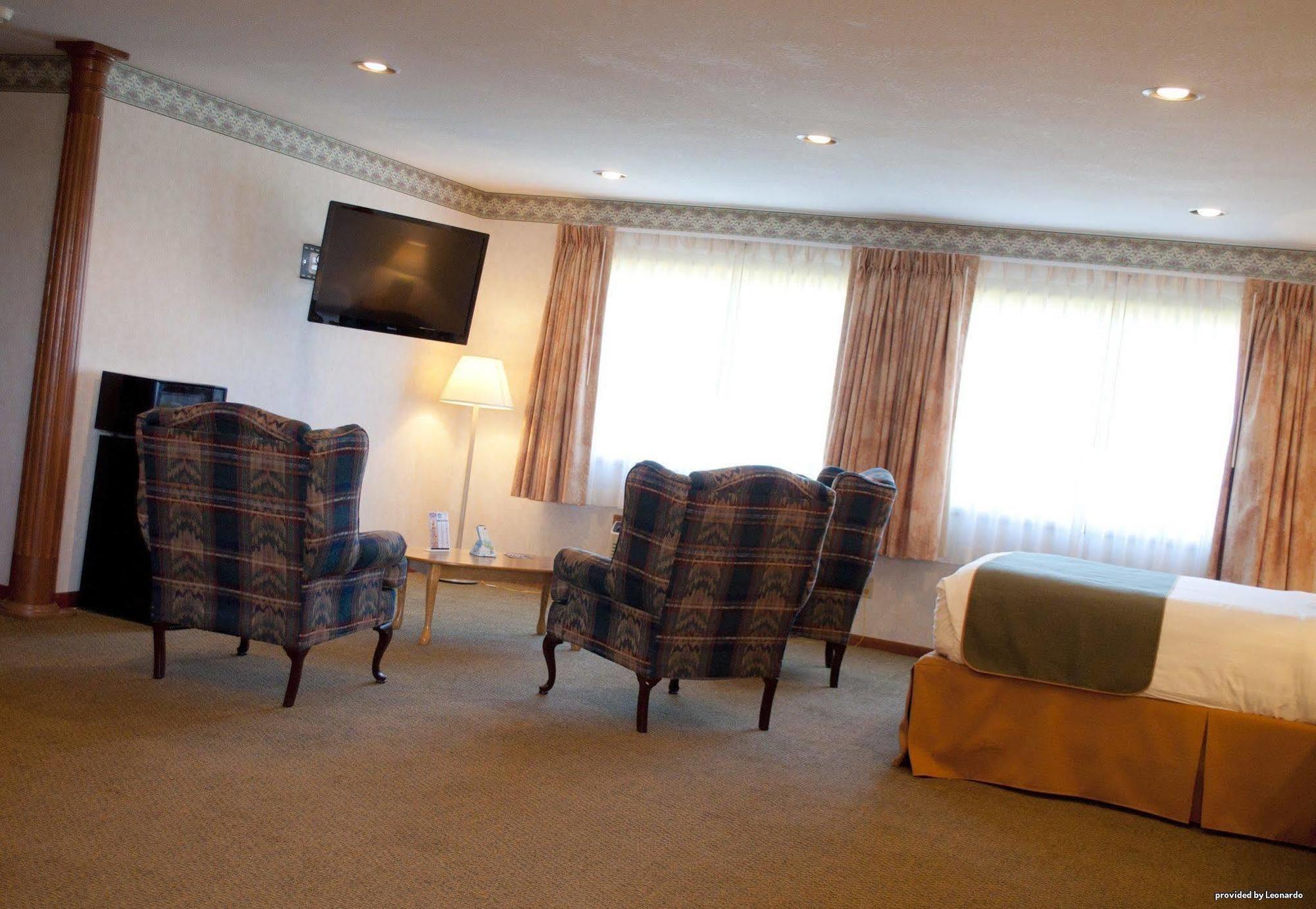 Days Inn By Wyndham Wauseon Esterno foto