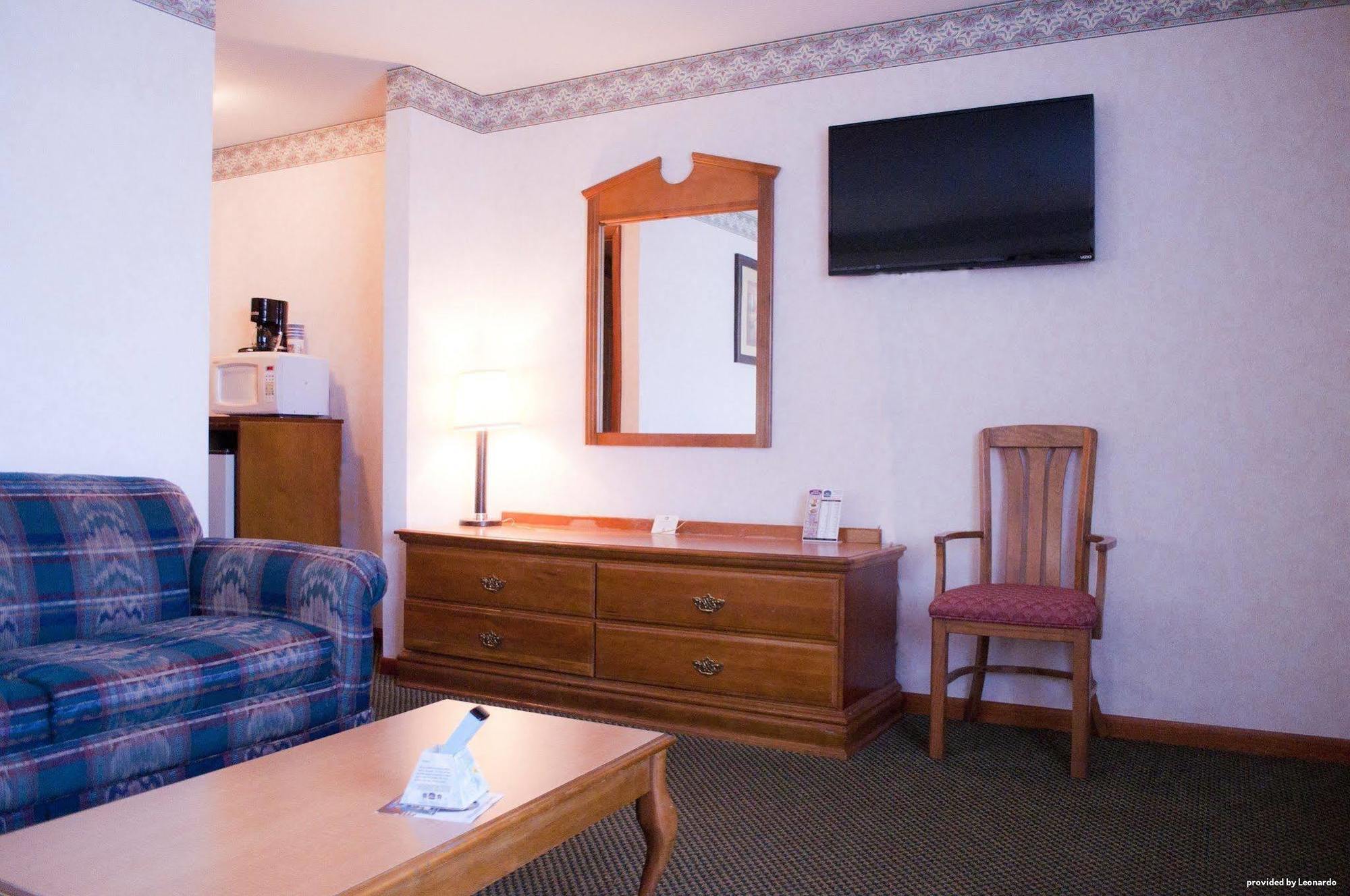Days Inn By Wyndham Wauseon Esterno foto