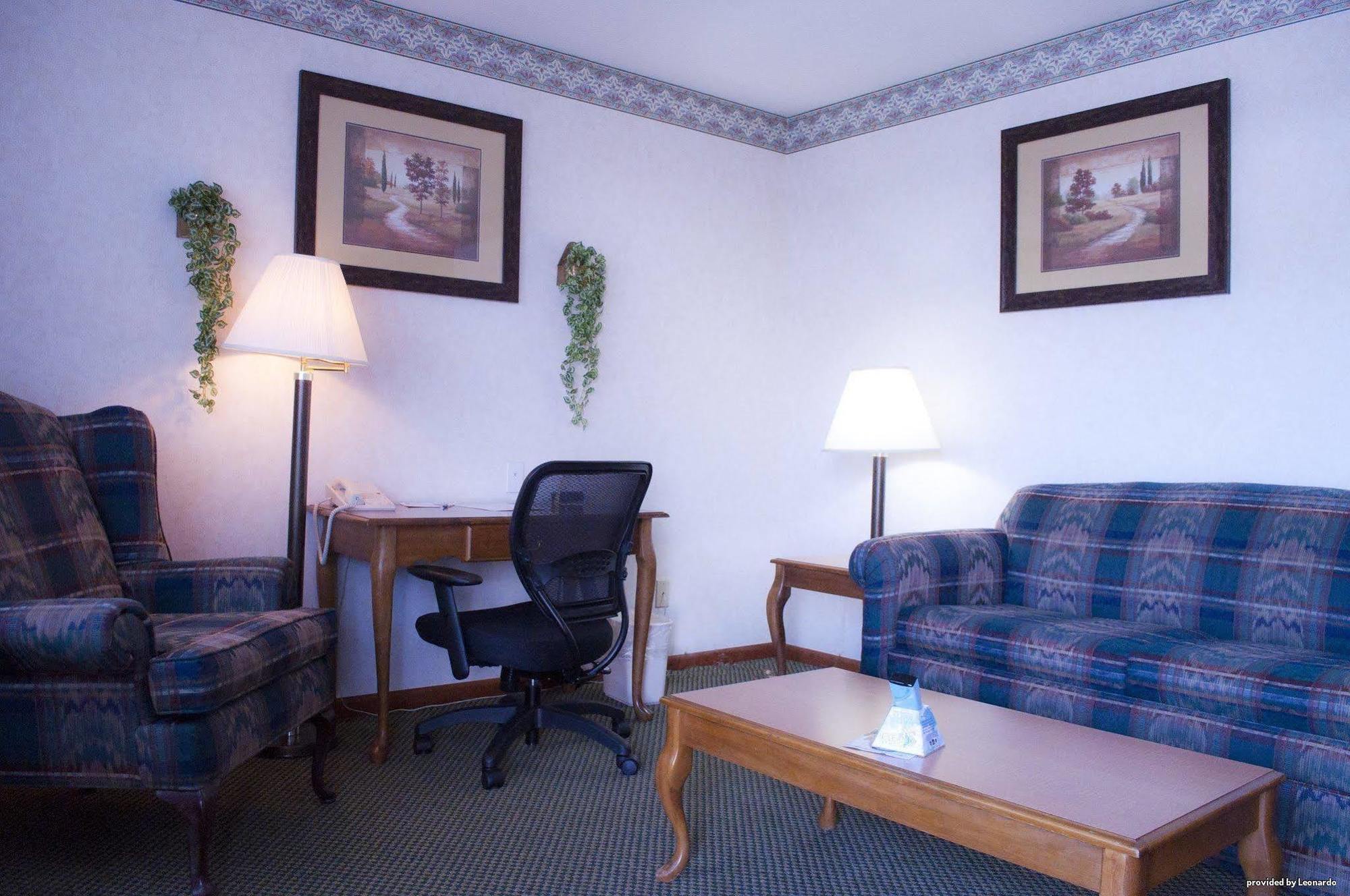 Days Inn By Wyndham Wauseon Esterno foto